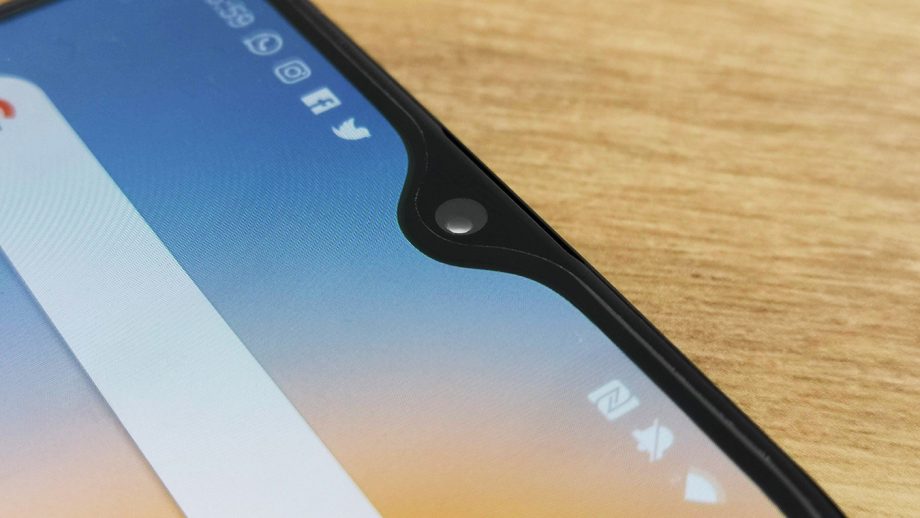 OnePlus-6T-notch-closeup-920x518