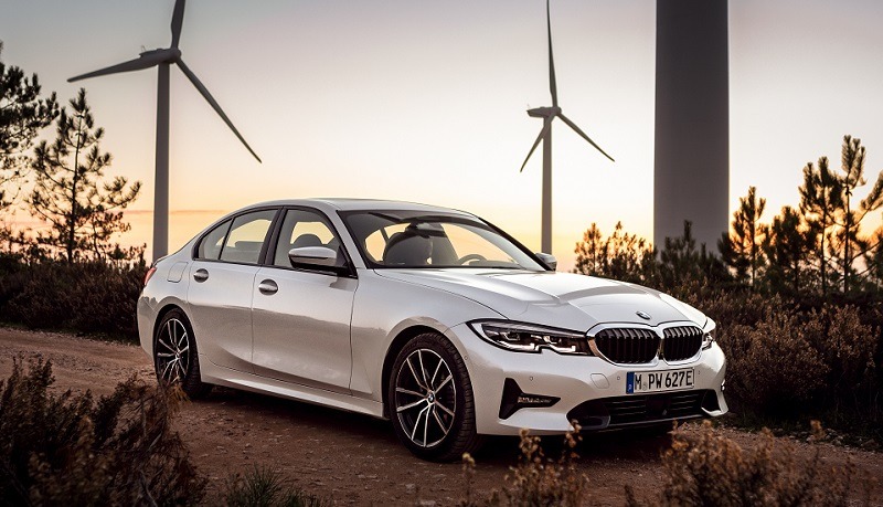 P90330010_highRes_the-all-new-bmw-330e