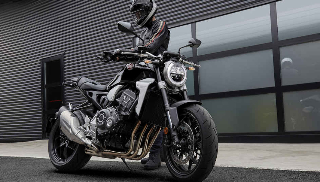 Cafe Society: Honda CB1000R Neo Retro Cafe vs Kawasaki Z900RS Cafe