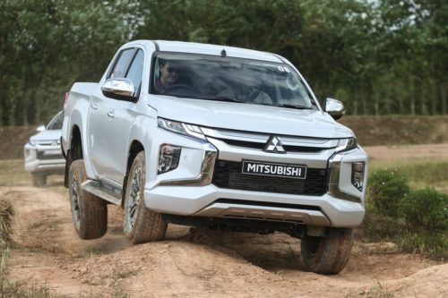 2019 Mitsubishi Triton Review — International