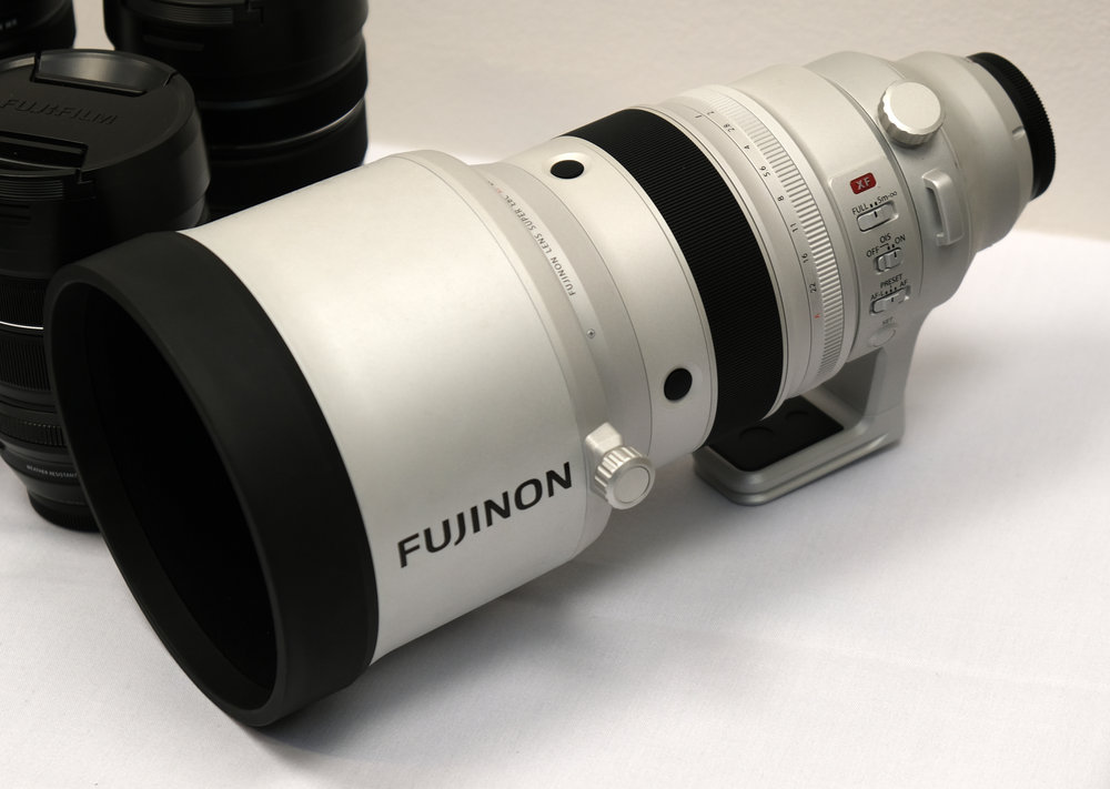 Fujinon XF 200mm f/2 R LM OIS WR + XF 1.4X TC F2 WR Kit