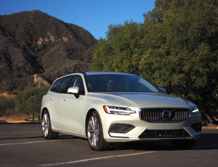 2019 Volvo V60 pricing confirmed (and we know which we’d choose)