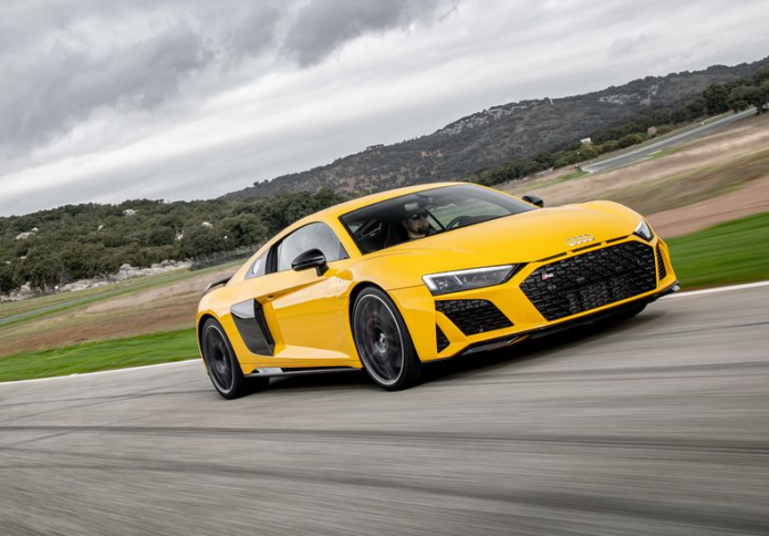 The 2019 Audi R8 Is a 600-HP Wallflower among Supercars - First Drive Review