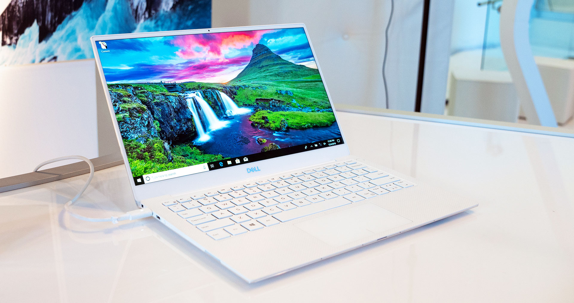 Какой ноутбук купить для дизайнера интерьера Dell XPS 13 9380 review: The best little laptop fixes its biggest problem - Gear