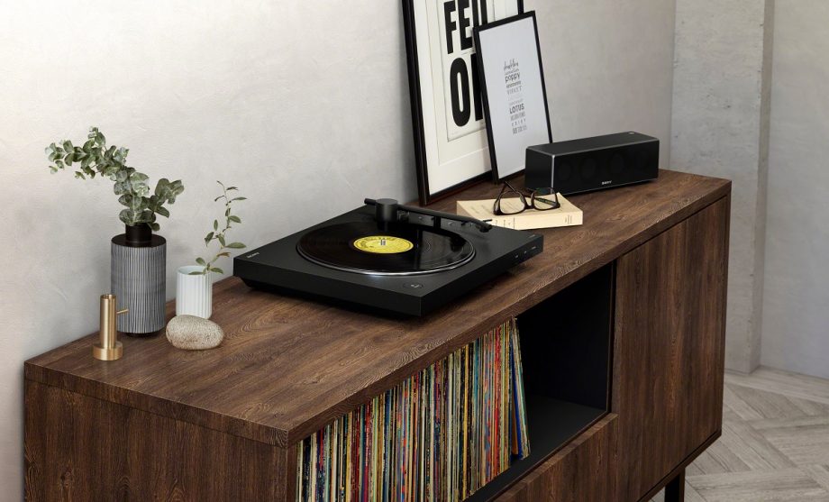 Sony’s PSLX310BT is a budget, wireless turntable