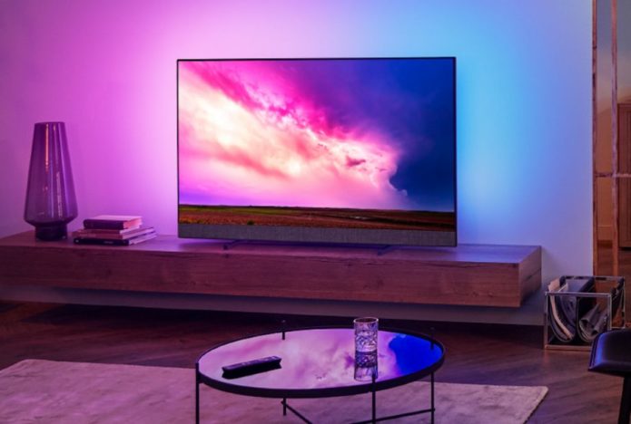Philips PUS8804 4K TV first look