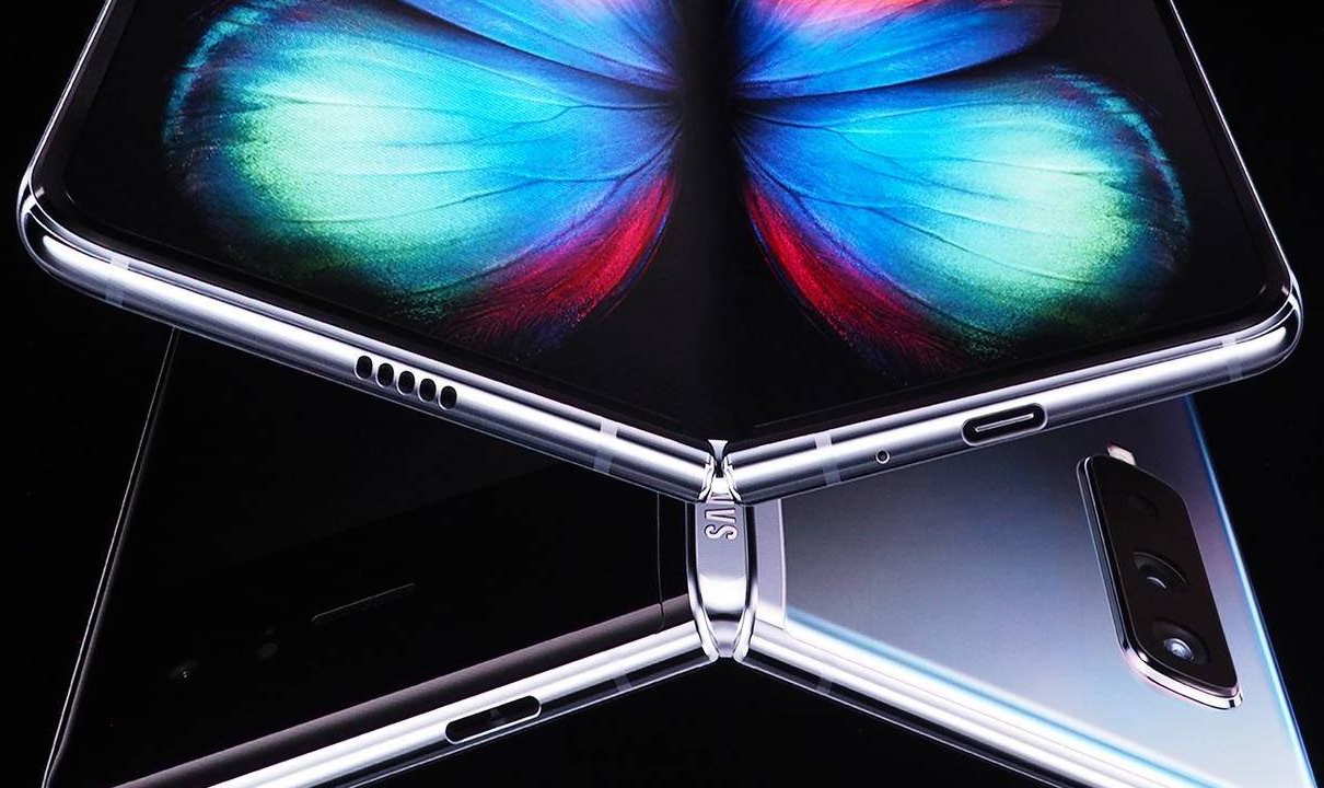 Samsung Galaxy Fold vs. Huawei Mate X: battle of the fold