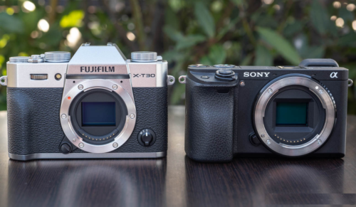 Fujifilm X-T30 vs Sony a6400 – The 10 Main Differences