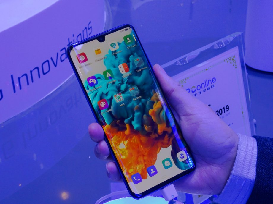 ZTE-Axon-10-Pro-5G-MWC-01-920x690