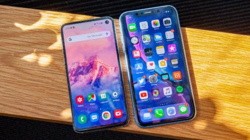Galaxy S10e vs iPhone XR FACE-OFF : Why Samsung Wins