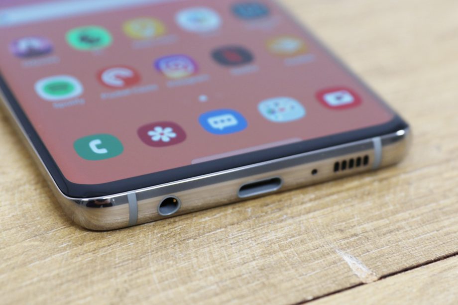 Galaxy-S10-ports-920x613