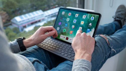iPad Pro tablets should be getting Logitech Crayon support next week