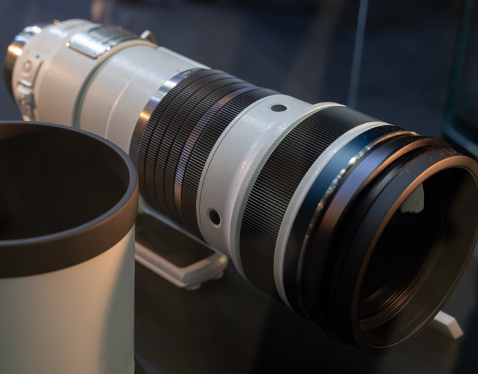 CP+ 2019: Olympus shows super-tele zoom and 2.0 TC under glass