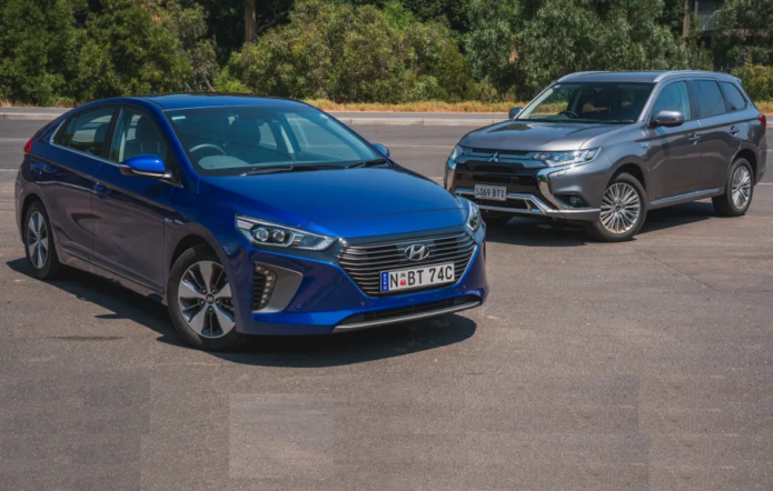 2019 Hyundai Ioniq PHEV v Mitsubishi Outlander PHEV comparison : Sub-$50,000 plug-in hybrid showdown