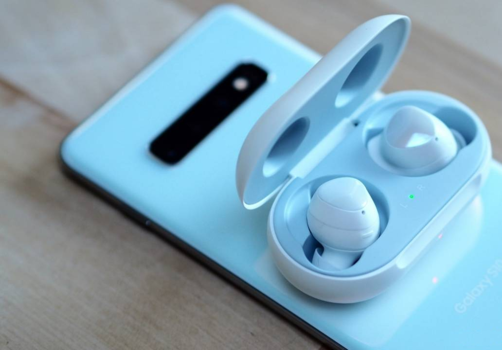 galaxy buds airpods