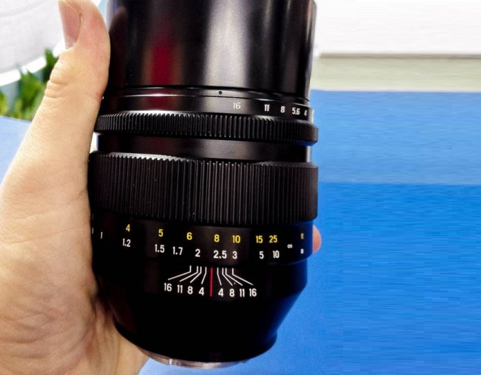 Rumors : Zenitar 50mm f/0.95 Full Frame E-mount Lens Coming on March 15