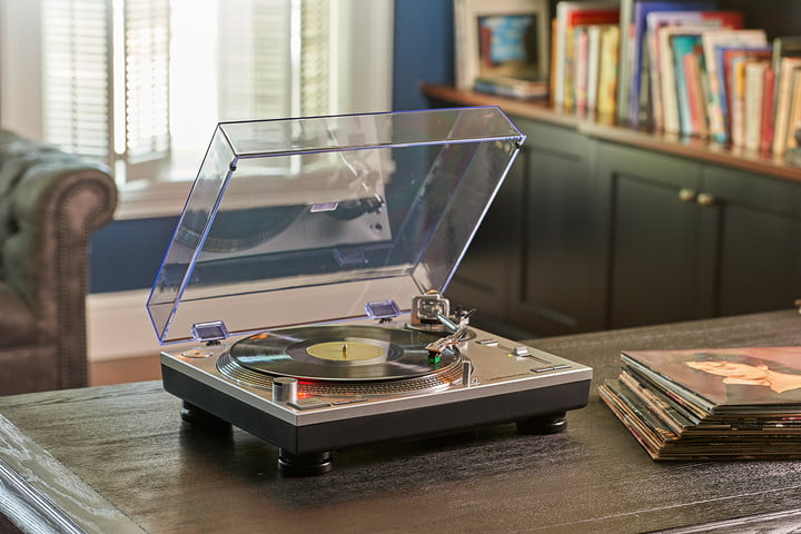 best-turntables-audiotechnica-at-lp120-header-720x720