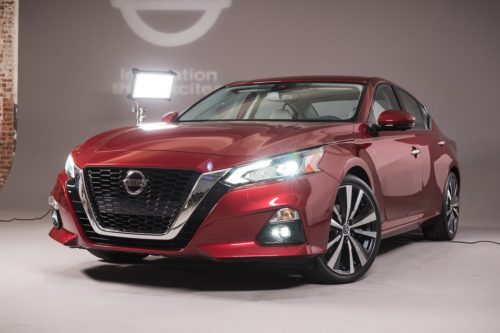 The 2019 Nissan Altima Just Outcornered the New BMW 3-Series