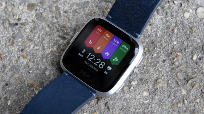 how to change fitbit versa lite clock face