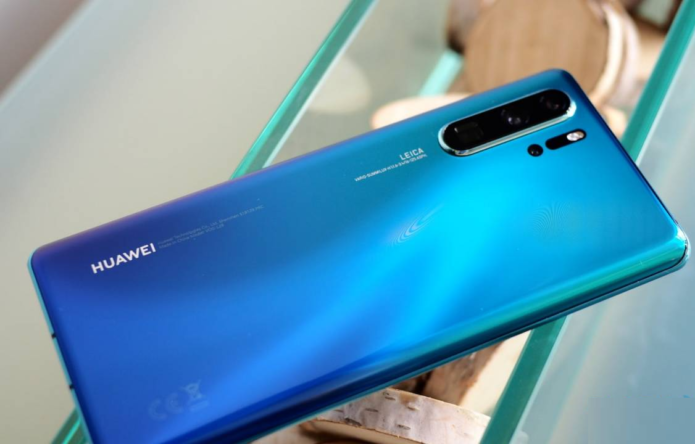 Why mega-zooms like the P30 Pro bring us closer to danger