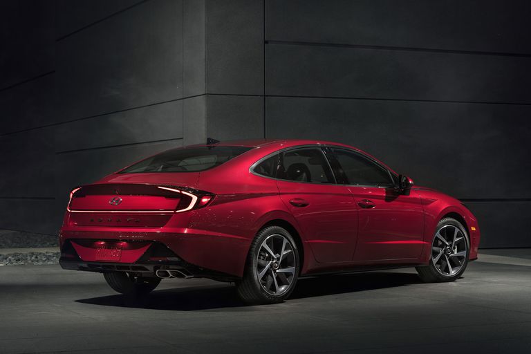 The 2020 Hyundai Sonata Is a Mid-Size Sedan Mic Drop