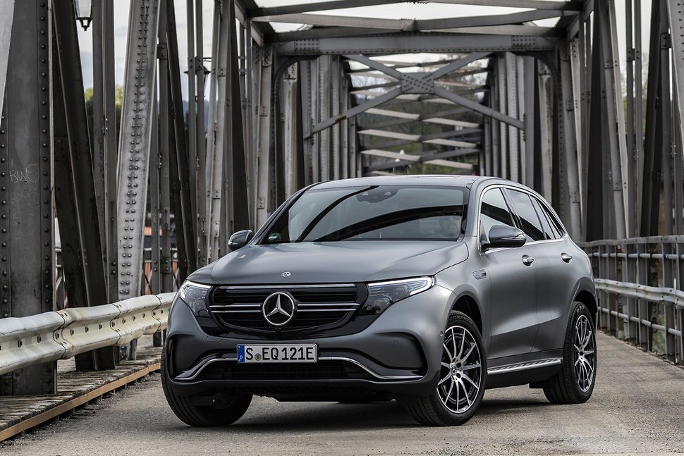 148037-cars-hands-on-mercedes-eqc-image1-2bxbvstyew