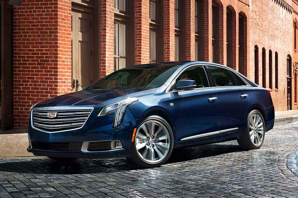 2019-Cadillac-XTS-001