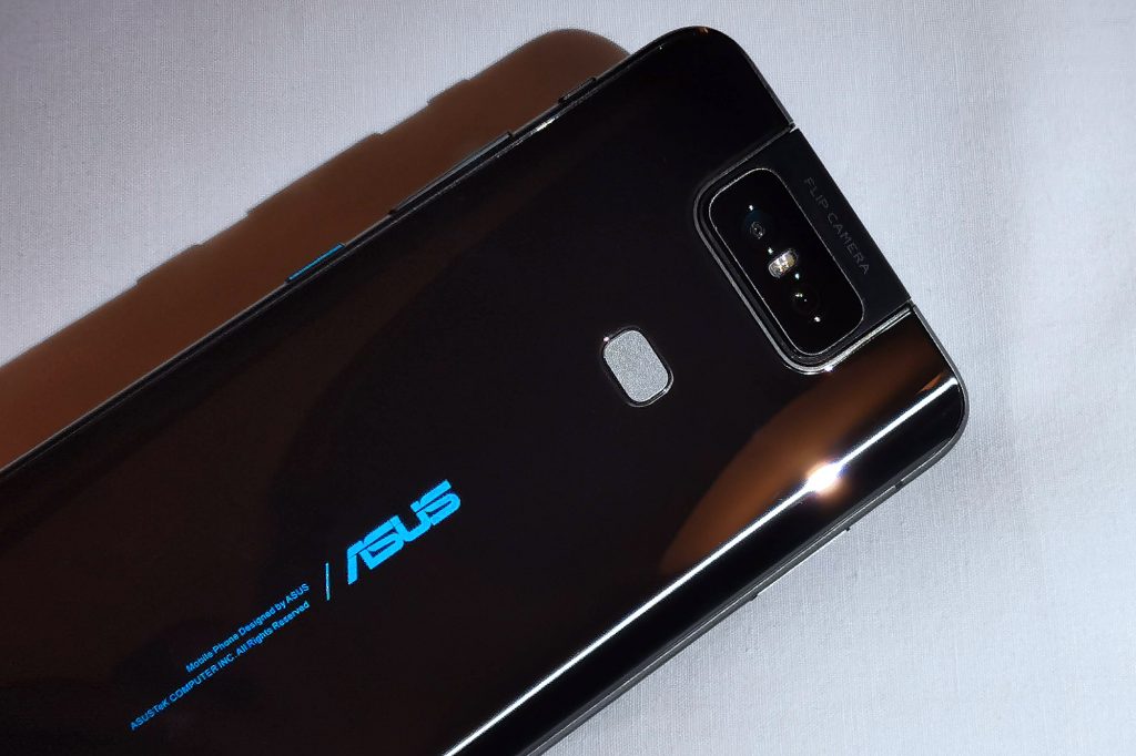 Asus Zenfone 6 Review: Flip Camera without Notch
