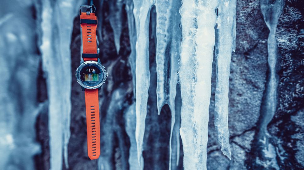 Cortos Vertix is a Garmin Fenix competitor designed to go up mountains