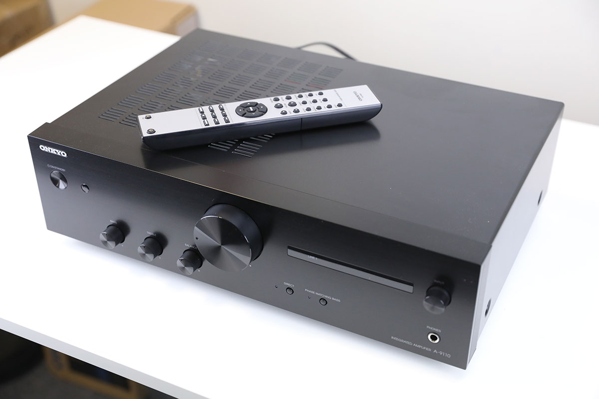 Onkyo A-9110 Review : Onkyo keeps it old school.