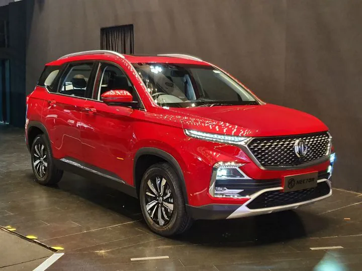 Spec comparison: MG Hector Vs Mahindra XUV500