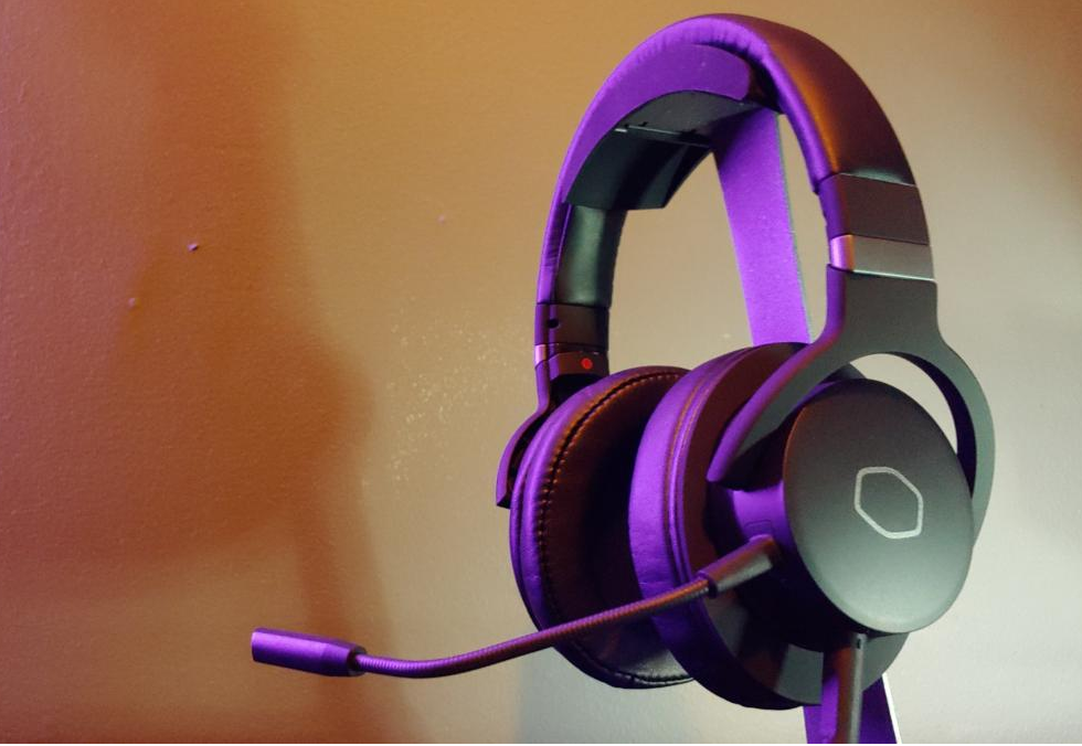 Cooler Master MH752 review: The HyperX Cloud’s stiffest competition is its own long-lost sibling