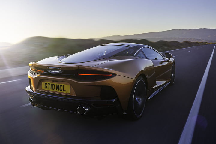 mclaren-gt-grand-tourer-2019-lifestyle-720x720