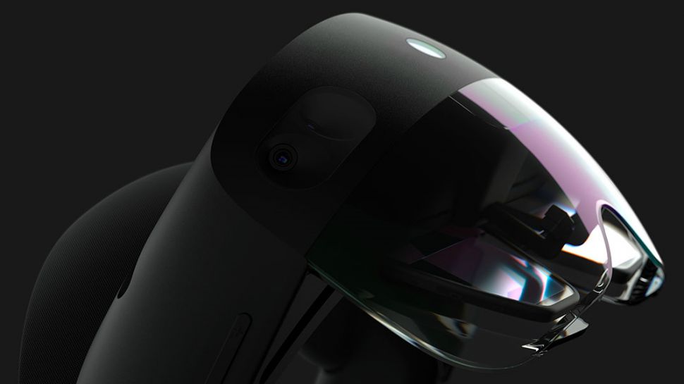 Microsoft HoloLens 2 needs to get into living rooms sooner rather than later