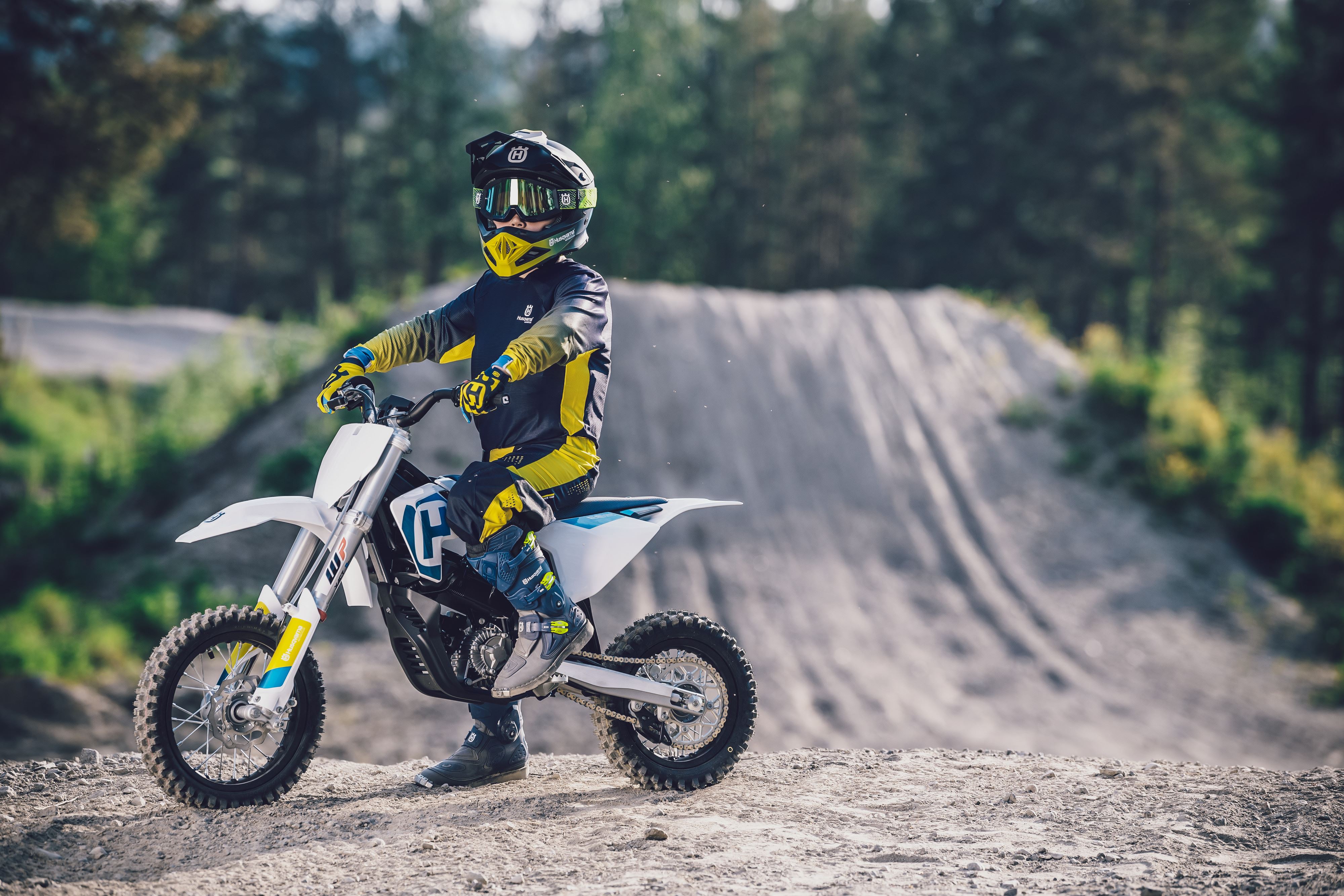 2020 Husqvarna EE 5 Electric Dirt Bike Enters Production