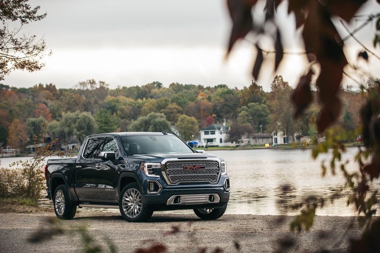 The 2019 GMC Sierra 1500 4WD Crew Cab Moves Out with a Big V-8