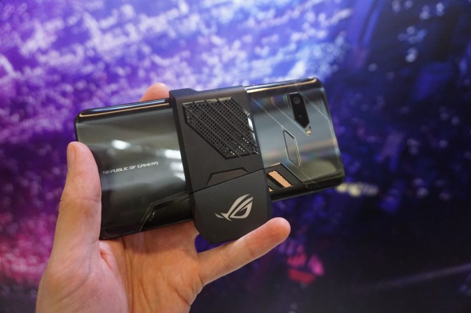 Asus-ROG-Phone-back-920x613
