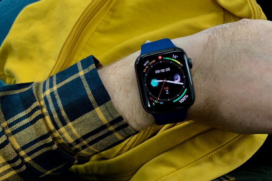 Apple Watch Series 5 band could solve the camera conundrum