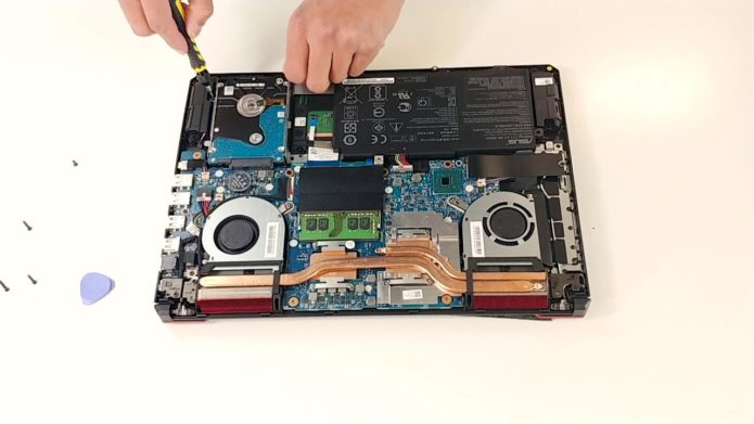 Inside ASUS TUF FX505 – disassembly and upgrade options