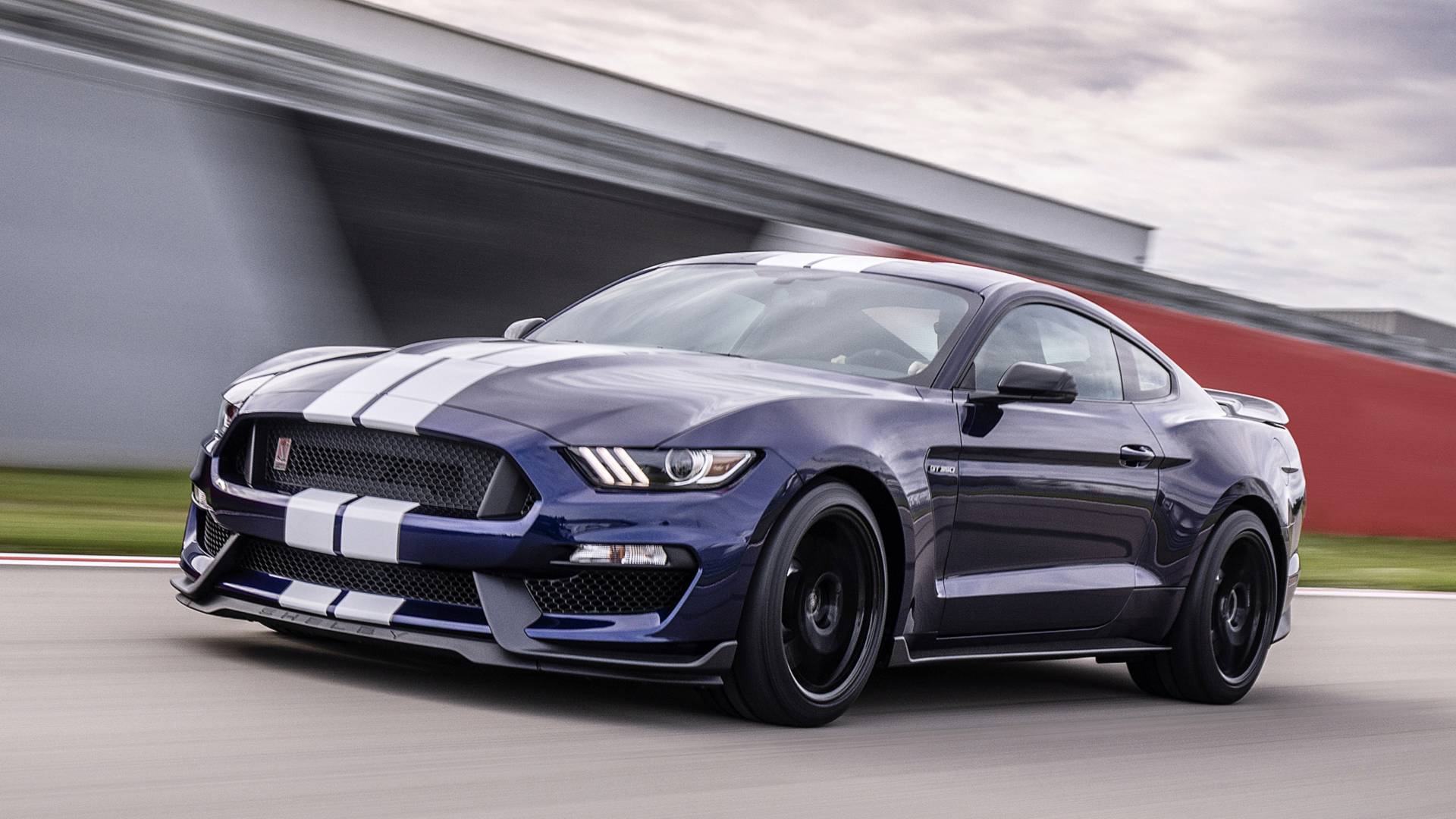 The 2019 Ford Shelby GT350 track apps point to future customization in cars