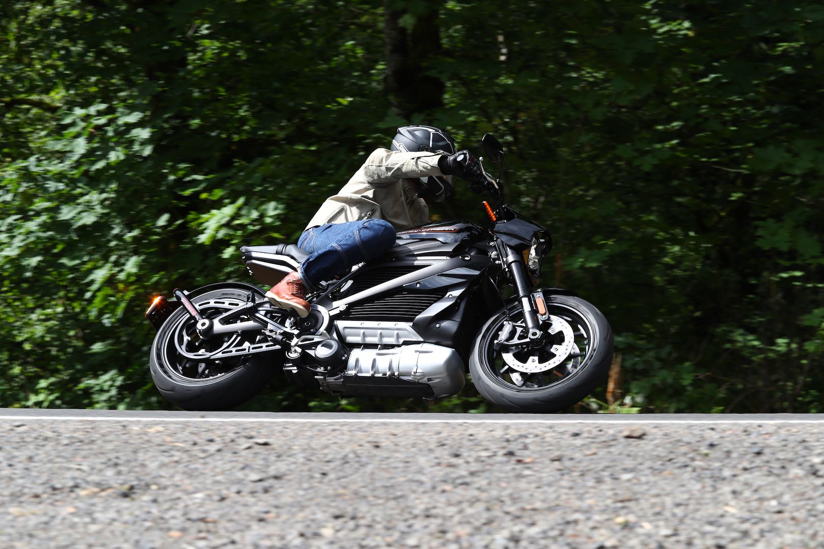 2020 Harley-Davidson LiveWire Review: Plugged In (23 Fast Facts)