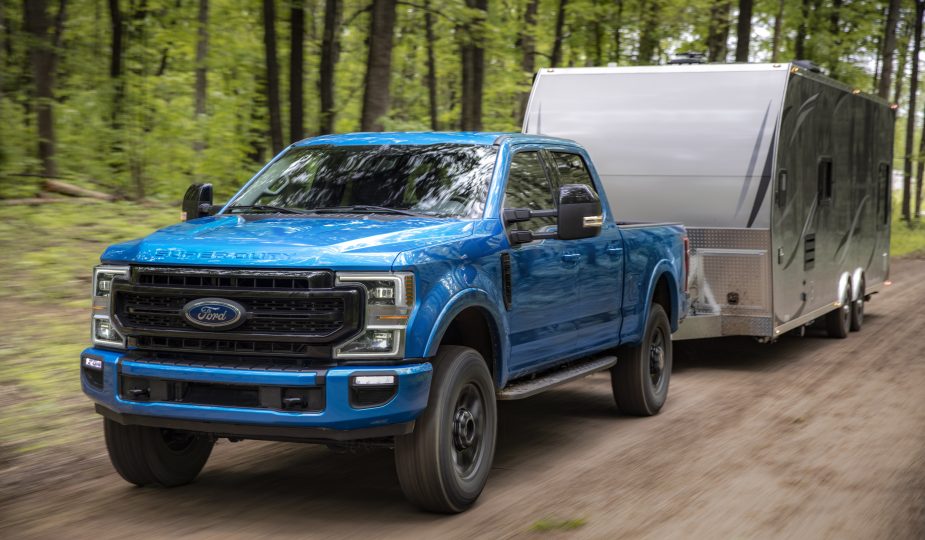 2020-Ford-F250-SuperDutyTremor_10-925x540