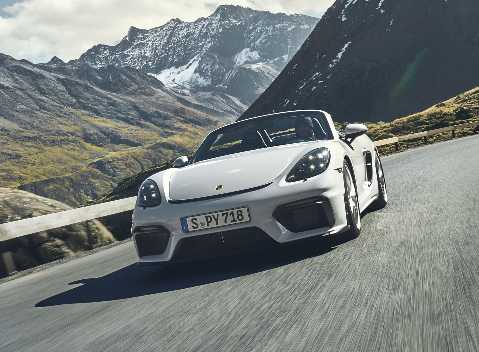 2020-Porsche-718-Spyder-Front-Wallpaper