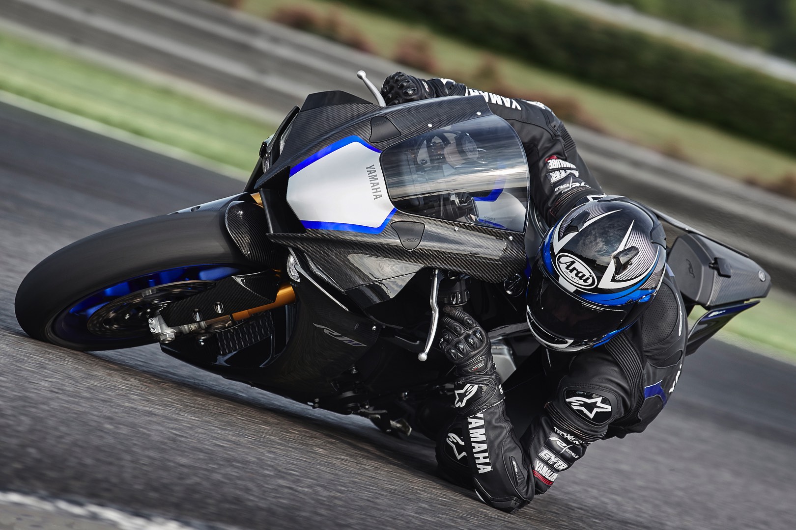 2020 Yamaha Yzf R1 And Yzf R1m First Look Refined Superbikes 13 Fast Facts 2554