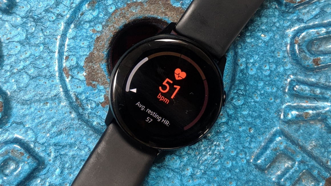 Samsung Galaxy Watch Active 2 allegedly shown off in a bunch of pics