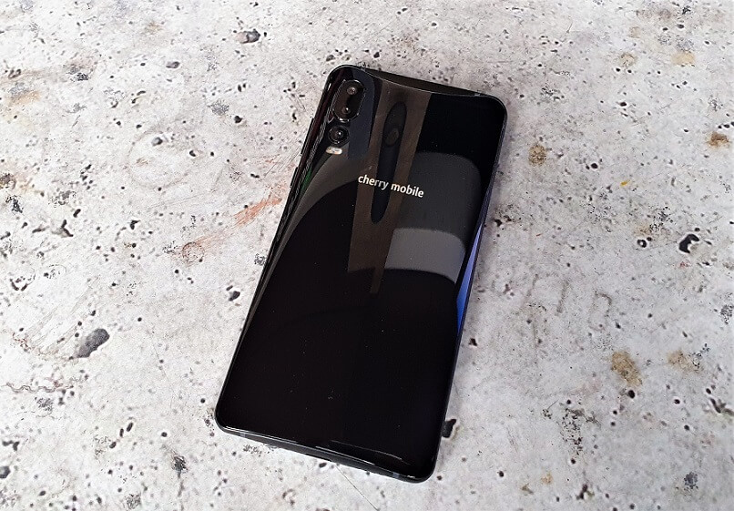 Cherry Mobile Flare S8 Plus (6GB RAM) vs Realme 3 Pro (4GB RAM)