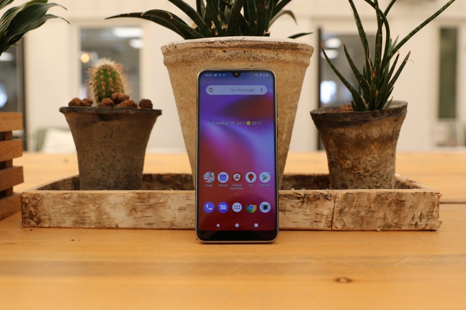 Vodafone Smart V10 Review - GearOpen.com