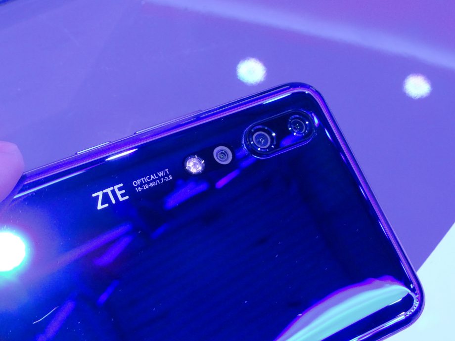 ZTE-Axon-10-Pro-5G-MWC-06-920x690