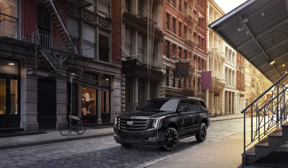 2019-Cadillac-Escalade-SportEdition-003-925x540