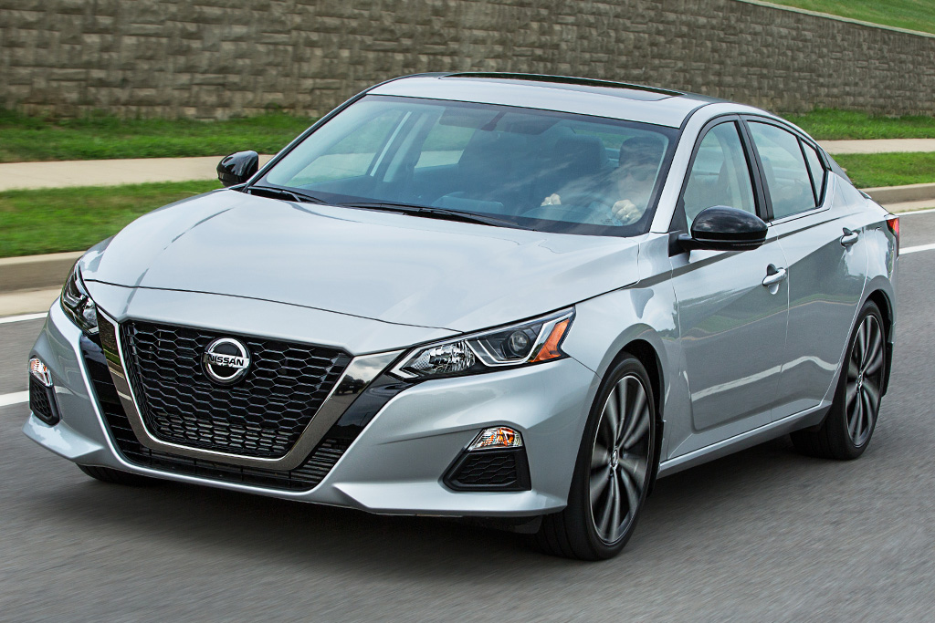 2019-Nissan-Altima-(4)